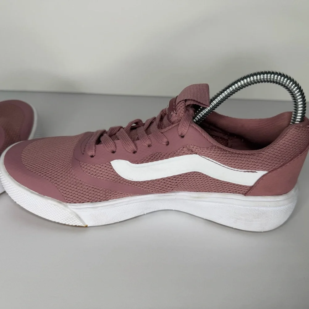Vans Womens Size US 5.5 Ultrarange Pink Lace Up Comfort Athletic Shoes